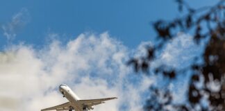 Z kim NFZ zawiera umowy?