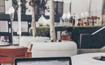 Jak zaprojektować landing page, który faktycznie generuje leady